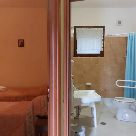 Agri Grotta Dell'eremita Farm stay Castelmezzano