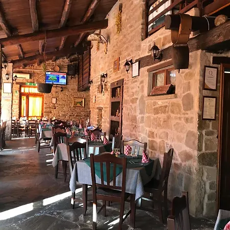 Agri Grotta Dell'eremita Farm stay Castelmezzano