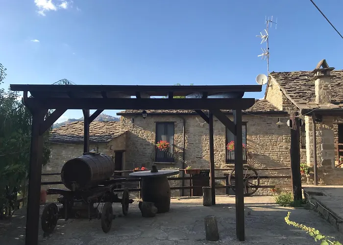 Agri Grotta Dell'eremita * Castelmezzano